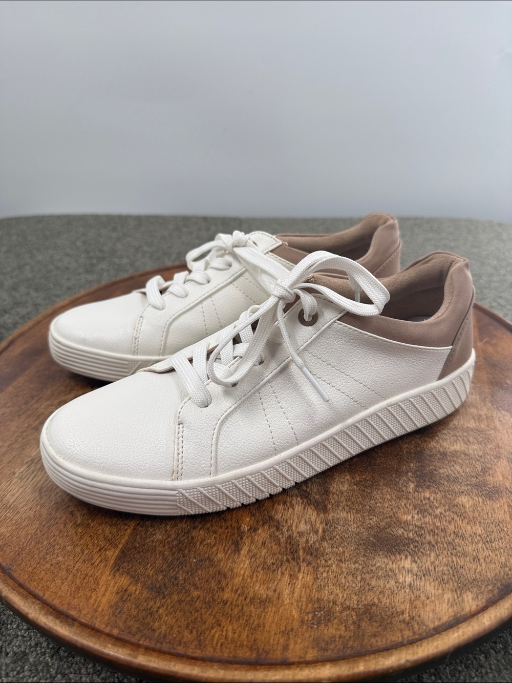 Soul Naturalizer Shoe Wm 7 M Neela Sneaker Faux Leather White Taupe *sub insoles